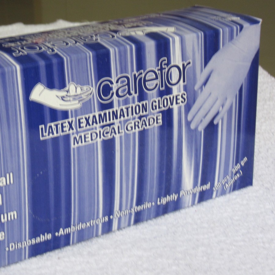 CAREFOR EXAMINATION GLOVES POWDERED